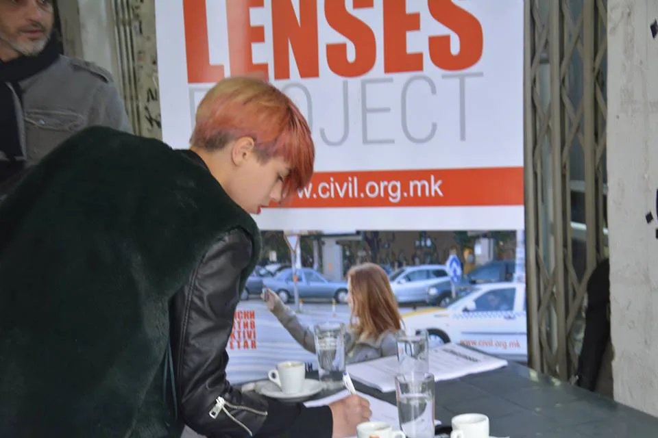Objektivi qytetar më afër deri te qytetarët
