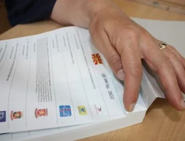 Në Sh.F. “Cvetan Dimov” në Komunën e Berovës votohet pa numër serik në fletëvotime
