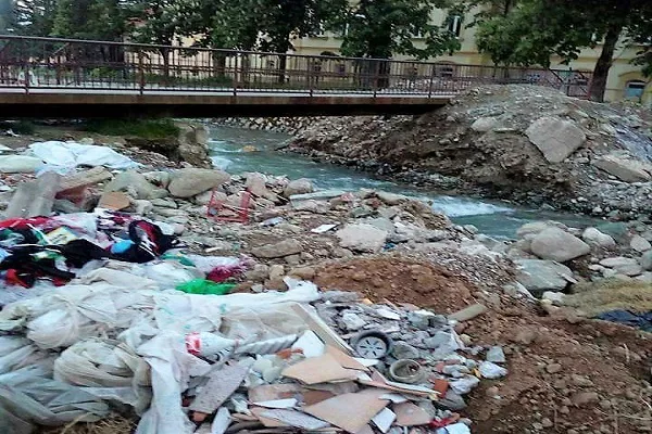 Xhaferi: Lumi Shkumbin shërben si depo për mbeturina