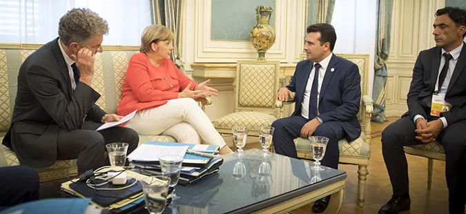 Zaev në Berlin në takim me Merkelin dhe Shtajnamerin