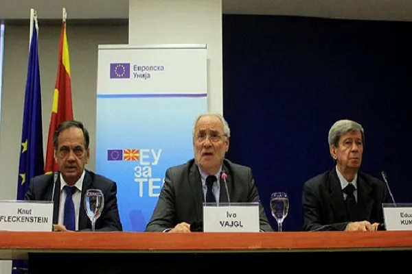 Eurodeputetët Vajgëll, Flekeshtajn dhe Kukan në Shkup në Kosap
