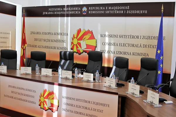 Pesë bukuroshat e KSHZ fitojnë apanazh