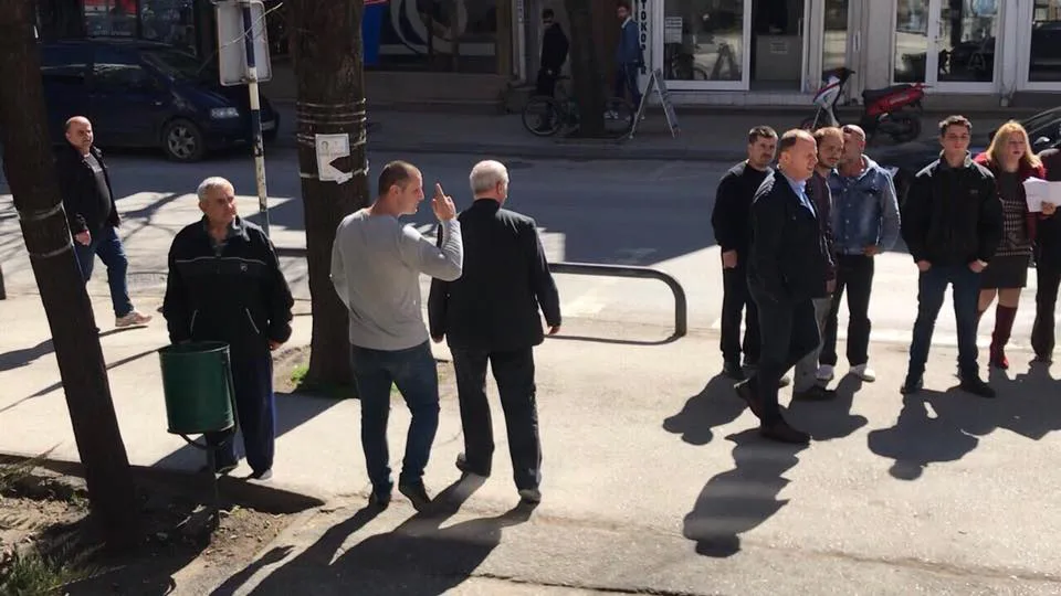 I gjykuari për vrasjen e Almirit të vogël ju tregoi gishtin e mesëm familjes