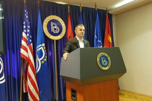 Visar Ganiu, kryetar i komunës së Çairit