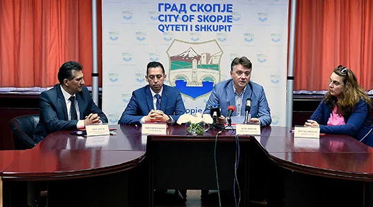 Qyteti i Shkupit i kyç mbledhësit joformal të mbeturinave në sistem formal