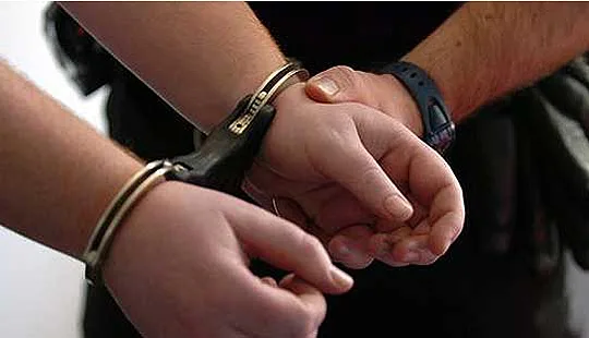 Arrestohen pesë persona si pjesë e një grupi i cili ka transportuar kokainë dhe marihuanë