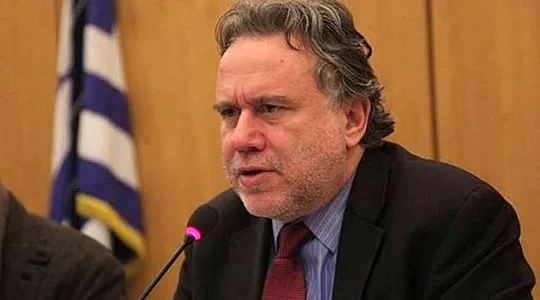 Katrugalos: Topi është në terrenin e fqinjëve për erga omnes dhe rishikim të Kushtetutës