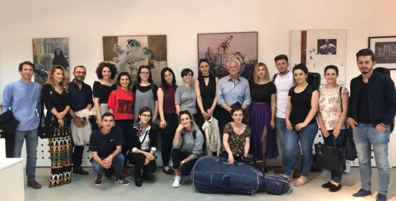 Universitetet publike shqiptare e organizuan projektin e përbashkët artistik “Ura me tri harqe”