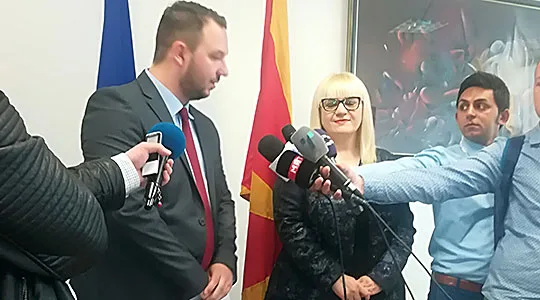 Ligji për gjuhët ende nuk ka mbërritur në “Gazetën Zyrtare”