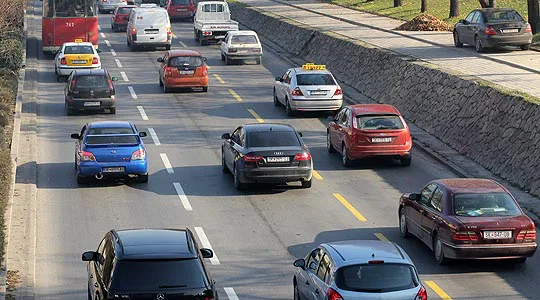 Njëzet e shtatë të lënduar në fatkeqësi komunikacioni në Shkup gjatë fundjavës