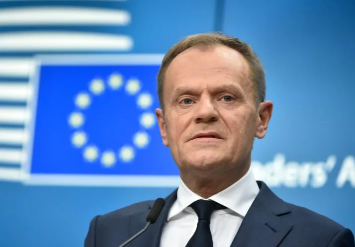 Tusk e përshëndeti marrëveshjen e arritur për kontestin për emrin