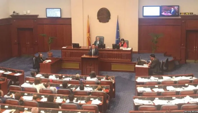 Parlamenti miratoi marrëveshjen për emrin Republika e Maqedonisë së Veriut