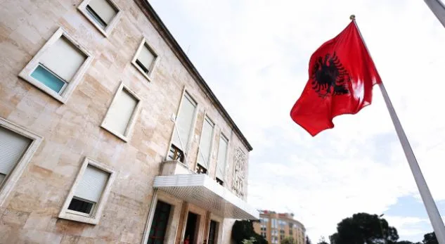 Kamp refugjatësh në Shqipëri për luftëtarët e larguar nga ISIS, reagon sërish kryeministria