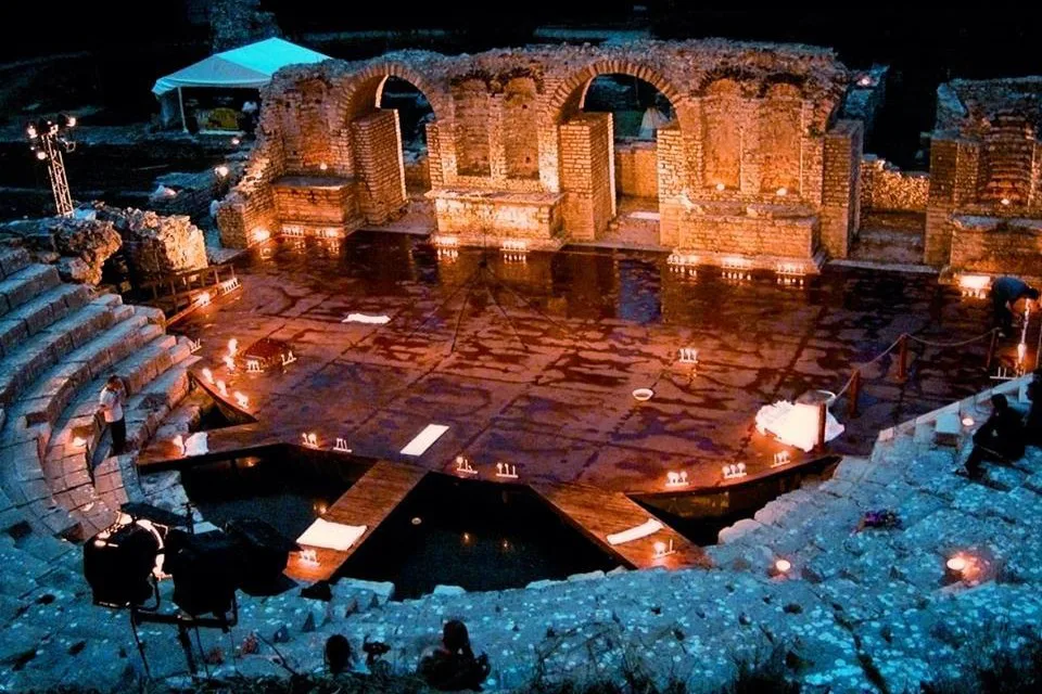 Hapet edicioni i 16-të i Festivalit ndërkombëtar të teatrit “Butrinti Summer Festival”, pjesëmarrëse edhe Maqedonia