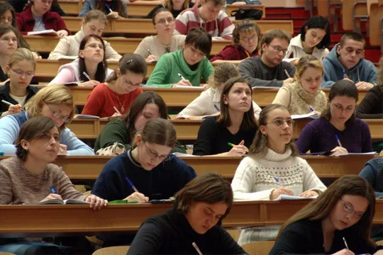 Ulet numri i nxënësve dhe studentëve nëpër konvikte