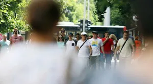 Anketë e QMBN-së: Shumica e qytetarëve do të dalin të votojnë në referendum, mbështetje do të jepnin 41,5 për qind (KRGJ)