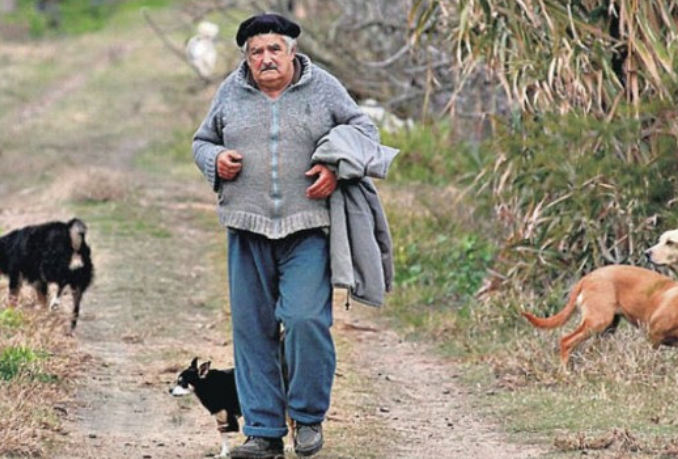 “Presidenti më i varfër” në botë refuzon edhe pensionin
