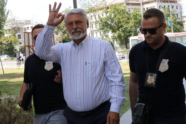 Stevço Jakimovski para Gjykatës penale, Shkup, 8 gusht 2018, fotografi: Kiro Popov/kolektif.mk