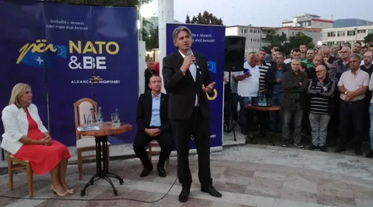 Aleanca për Shqiptarët bëri thirrje për prononcim në referendum “për” në NATO dhe BE