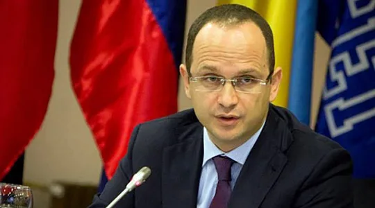 Shefi i diplomacisë shqiptare Ditmir Bushati për vizitë në Maqedoni