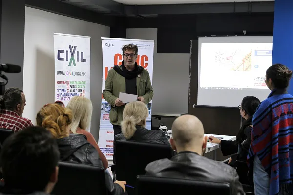 Edhe pesë shpërblime për gazetare(ë)t qytetarë
