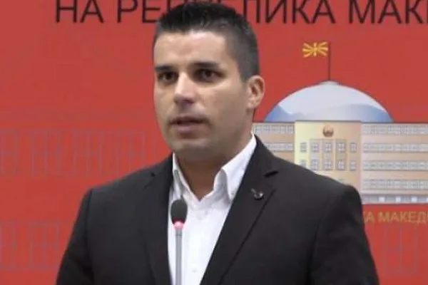 Nikollovski paralajmëron fundin e rrogave 3000 euro për drejtorët