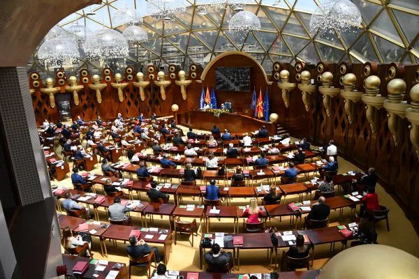 Ndryshimet e ligjeve për arsim fillor dhe të mesëm me procedurë të shkurtuar para deputetëve