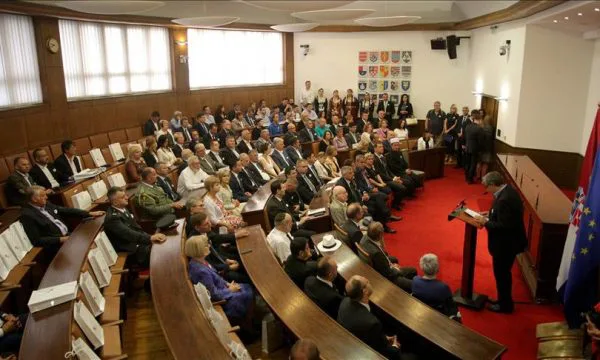 Kaos në Kroaci, arrestohen politikanë, deputetë e biznesmenë