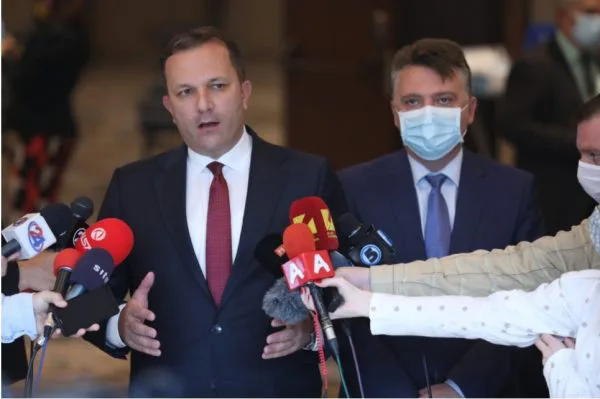Spasovski: Mosrespektimi i masave për vetizolim dhe izolim sjell përgjegjësi penale