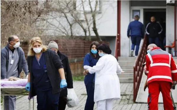 Komisioni rekomandon ndalesë për paraqitje të këngëtarëve, kufizim të muzikës dhe numrit të mysafirëve në objektet hotelierike