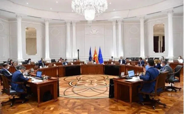 Qeveria do të diskutojë për pakon e re të masave, ndërsa Kuvendi për ndryshime ligjore për përballje me Kovid-19