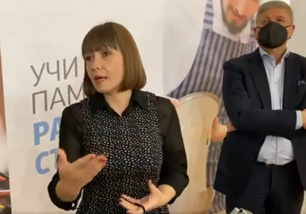 Carovska: Punojmë në zgjedhje të re ligjore për konfirmim më bashkëkohor të materialeve në arsim