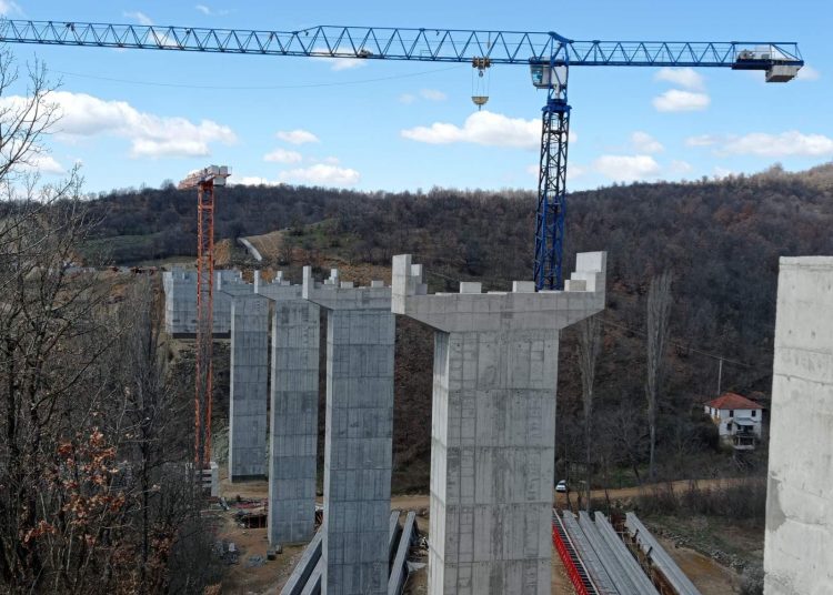 Bytyqi: Investojmë rreth 2,5 miliardë euro në Korridorin 8