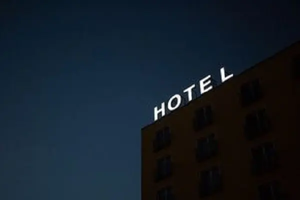 Hoteleria nën lëmoshën e shtetit