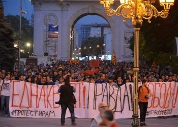 Pesë vite Revolucioni i Larmë, lufta vazhdon