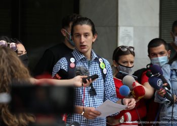 Lidhja e nxënësve të shkollave të mesme demantin se po organizon bojkot të mësimit për shkak të librave digjital