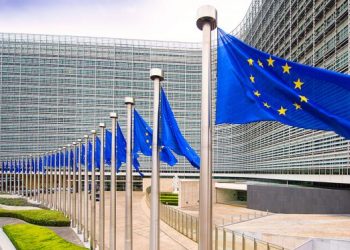“Euraktiv”: Pritet në qëndrim më të fuqishëm nga Brukseli që të qetësohen pasionet prejse “non pejperi” e tronditi Ballkanin