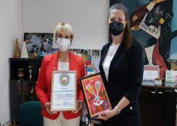 Ambasada kroate dorëzon dhurimin në institucionin rezidencial të Shkupit për jetimët