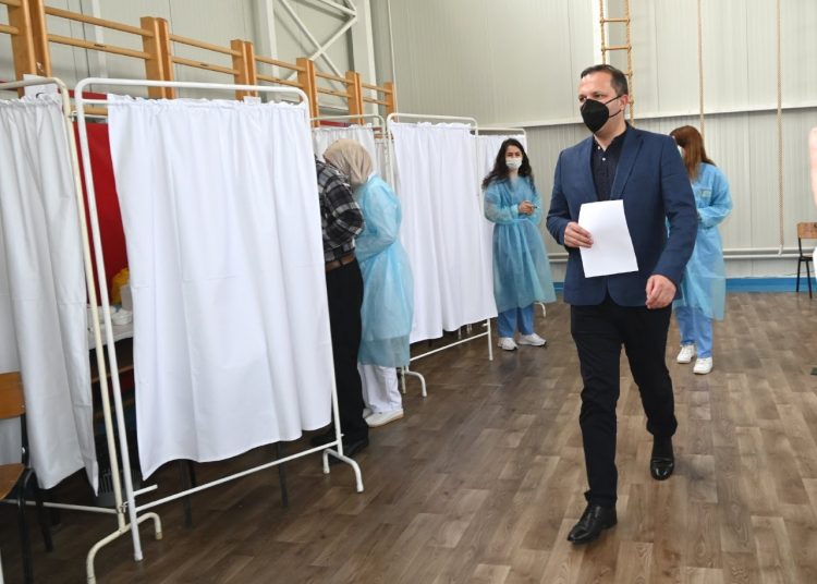 Spasovski: Vaksinimi përgjegjësi personale dhe shoqërore