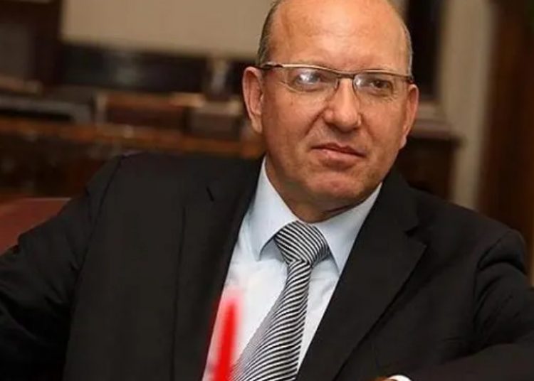 Azeski dhe eurokomisari Varhei në forumin në të cilin do të diskutohet “Platforma e biznesit”