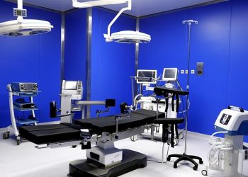 Salla të rinovuara të operacionit të Klinikës për Kirurgjinë Torakale dhe Vaskulare me pajisje moderne