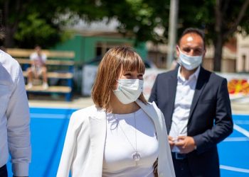 Carovska: Ne presim që të gjithë nxënësit të kthehen në shkolla, por ne jemi të gatshëm për dy skenarë të tjerë
