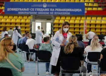 Filipçe: Nga fundi i verës mund të fitojmë imunitet kolektiv