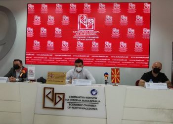 Ligji për të dielën si ditë jo pune do të shkaktojë largime nga puna dhe pasiguri në realizimin e projekteve kapitale, paralajmëron oda
