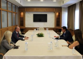 Takimi Pavleski-Smirlis: Përmirësimi i bashkëpunimit rajonal thelbësor për investimet e reja dhe tregtinë