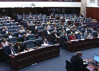 Deputetët miratuan që afati për gjendjen e krizës të vazhdojë deri në fund të vitit