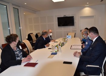 Takim i Xhaferit me eurodeputetët Shider, Quçuk dhe Valsman: Jemi të zhgënjyer nga shtyrja e datës për fillim të negociatave