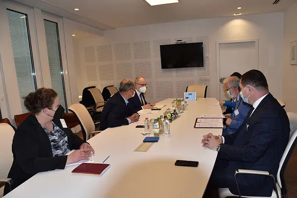 Takim i Xhaferit me eurodeputetët Shider, Quçuk dhe Valsman: Jemi të zhgënjyer nga shtyrja e datës për fillim të negociatave