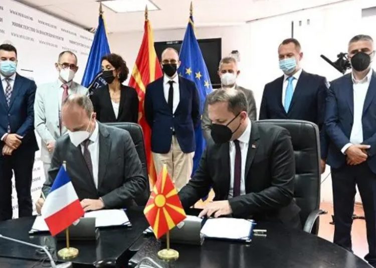 U nënshkrua Protokolli për zbatimin e marrëveshjes për marrjen përsipër të personave pa leje qëndrimi në Ministrinë për Punë të Brendshme
