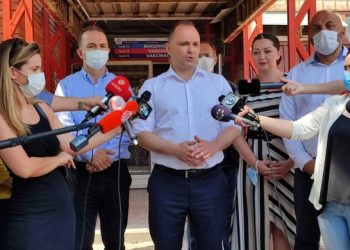 Filipçe: Nuk ka nevojë për kufizime dhe masa mbrojtëse, theksi vedoset në vaksinim
